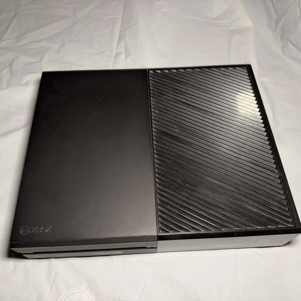 Original Microsoft Xbox One Model 1540 Console With Games, Box & Extras Read